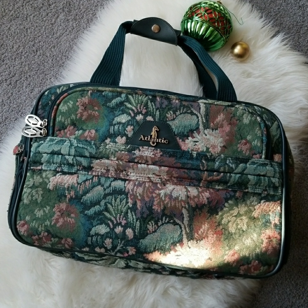 🎄VNTG CARRY- ON BAG🎄